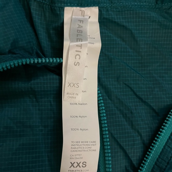 Fabletics Natalia Woven Jacket Dark Jade Size XXS Removable Hood Windbreaker - Picture 4 of 6